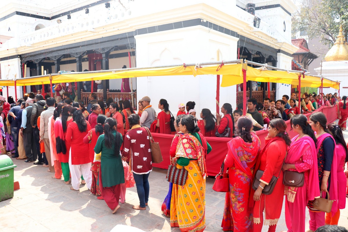 राम मन्दिरमा तीन लाख भक्तद्वारा पूजाअर्चना