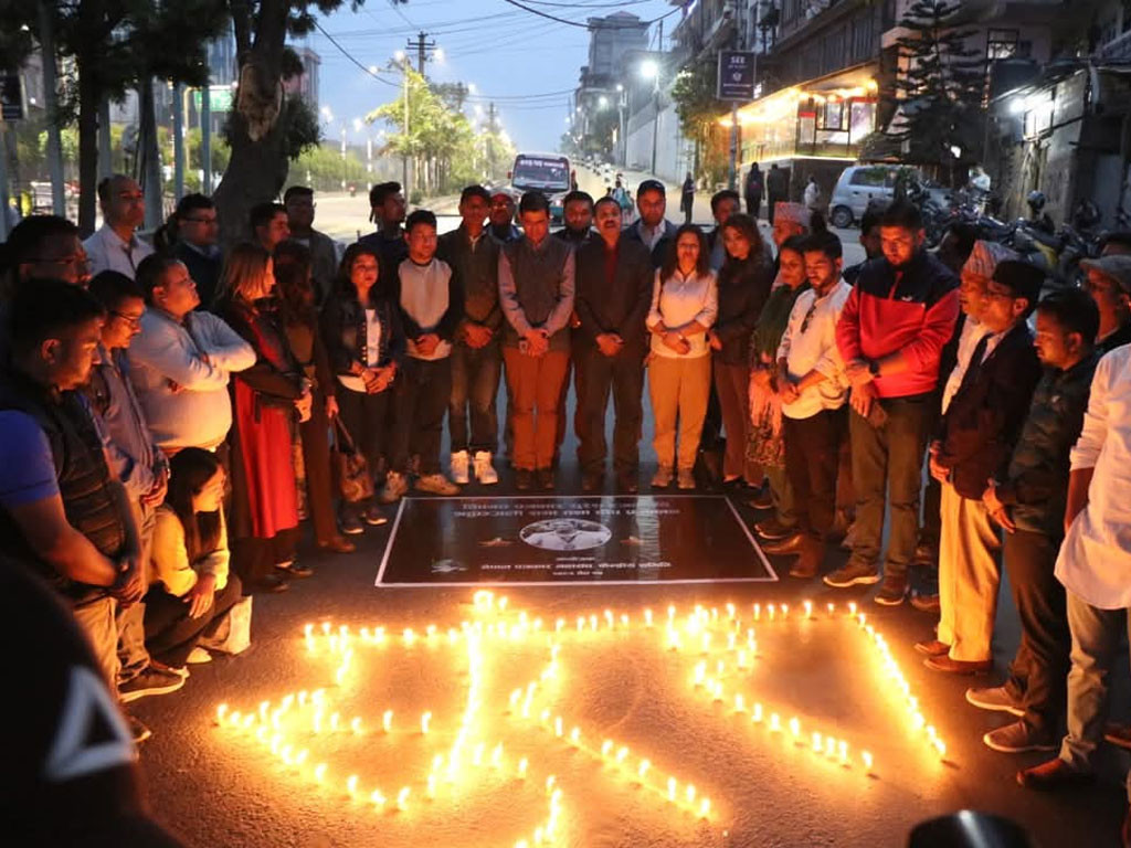 पत्रकार रजकको सम्झनामा दीप प्रज्वलन
