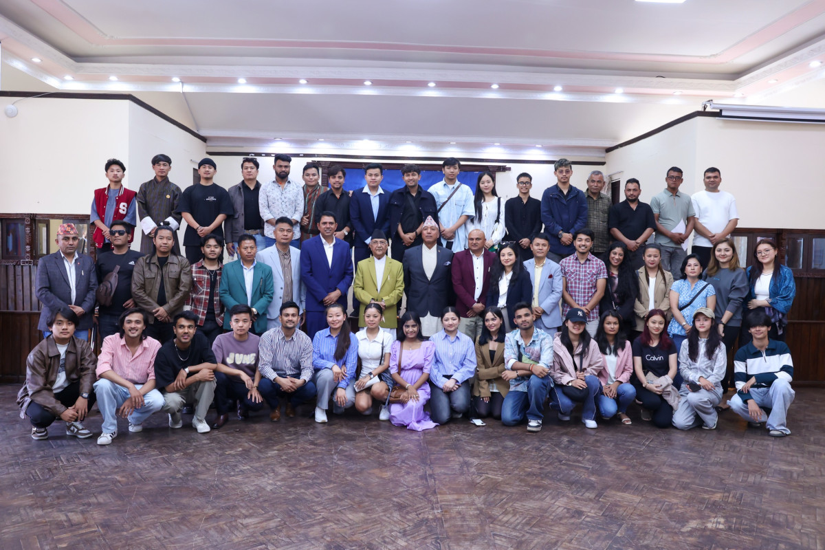 प्रधानमन्त्रीसँग ‘मेरो डान्स युनिभर्स’ र ‘मेरो भ्वाइस युनिभर्स’ शृङ्खलाका प्रतियोगीहरुको भेट