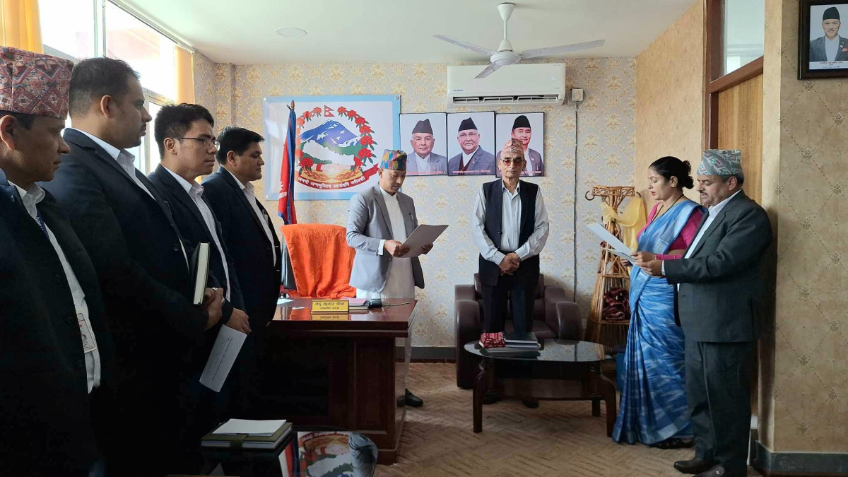 बागमती प्रदेश समस्याग्रस्त सहकारी व्यवस्थापन समितिका नवनियुक्त दुई सदस्यद्वारा सपथ ग्रहण