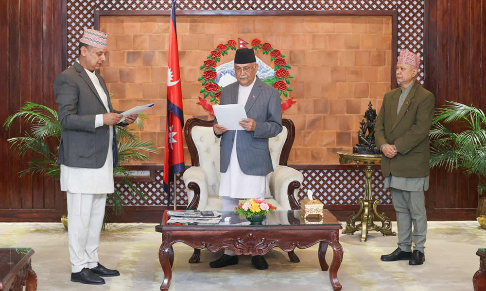 कुलपतिसमक्ष त्रिवि उपकुलपतिको सपथ