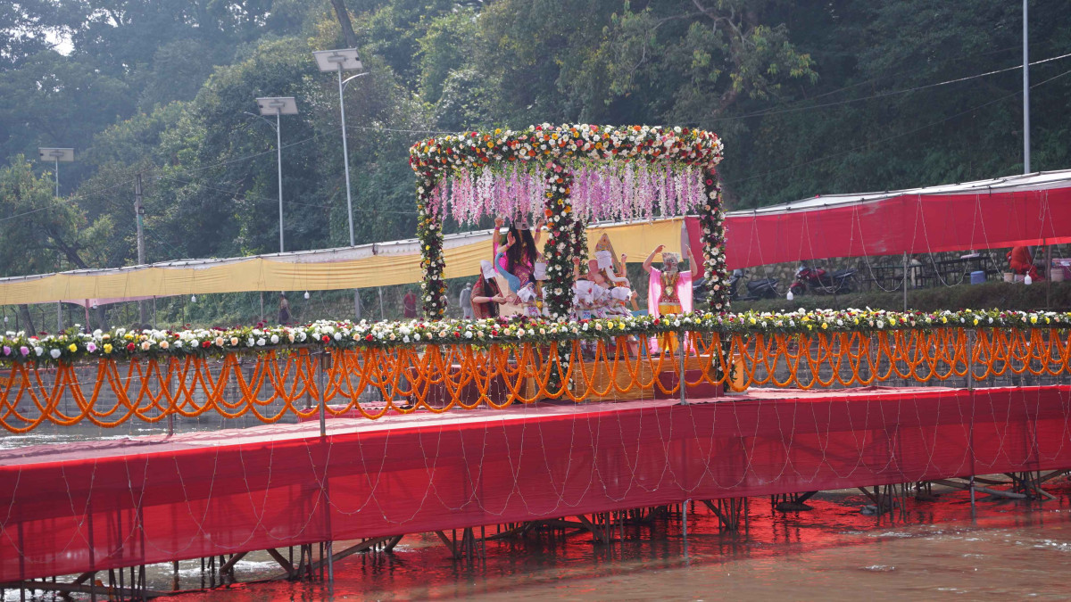 गुहेश्वरीमा छठको रौनक (१६ तस्बिरहरु)