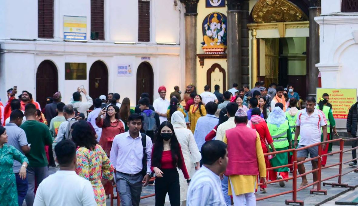 पशुपतिनाथ मन्दिरभित्रका फलामे बार हटाइने