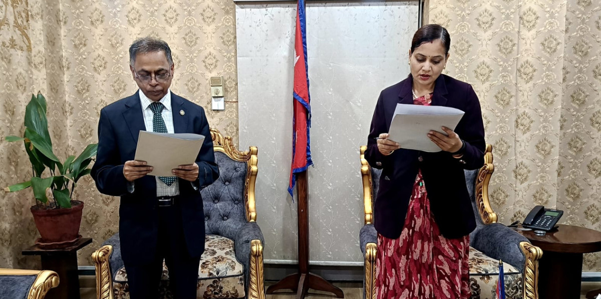 बीपी कोइराला मेमोरियल क्यान्सर अस्पतालका अध्यक्ष डा.सिंहले लिए शपथ